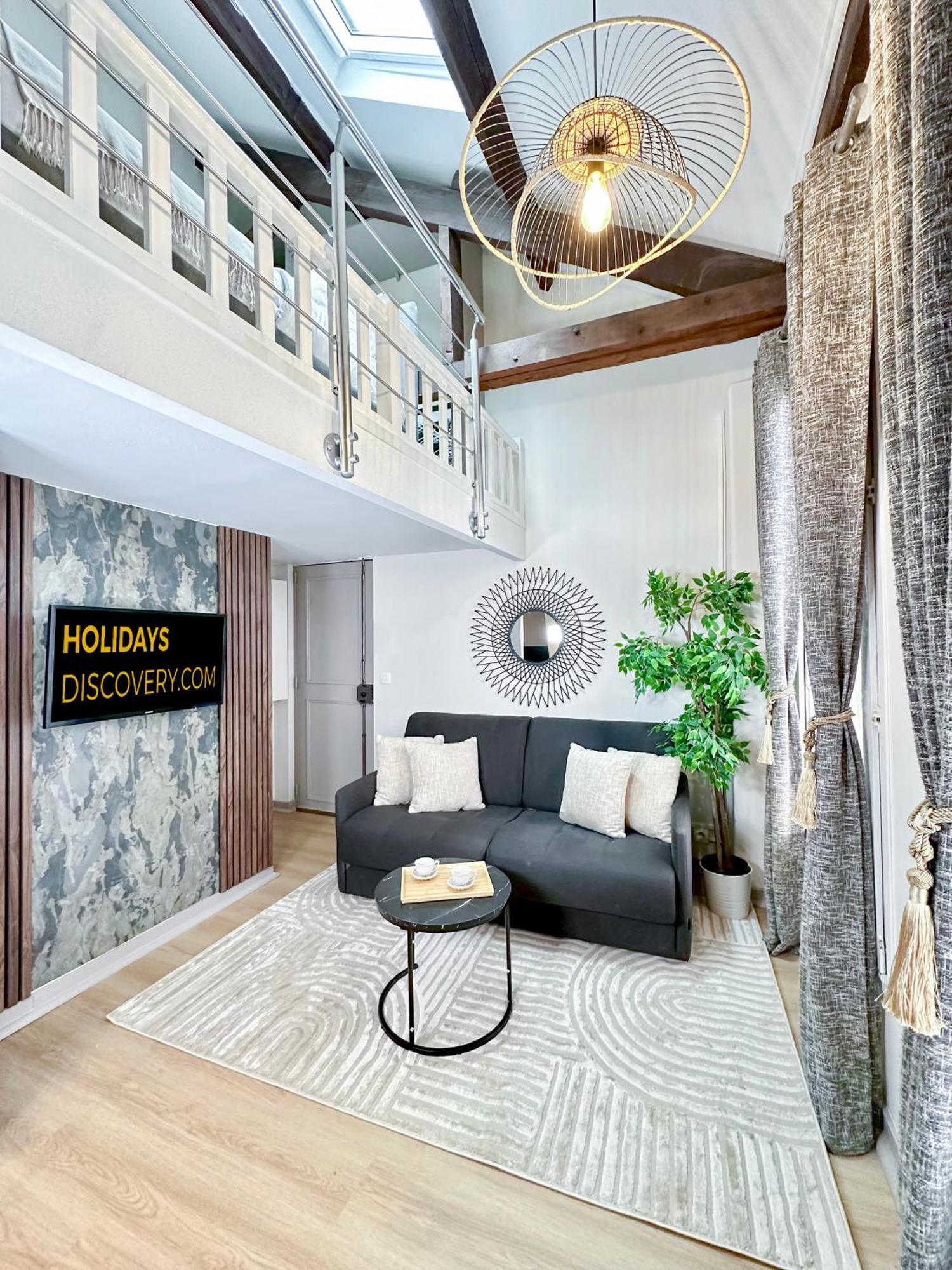 Appartement Buttes Chaumont - Amazing Duplex - 6062 Paris